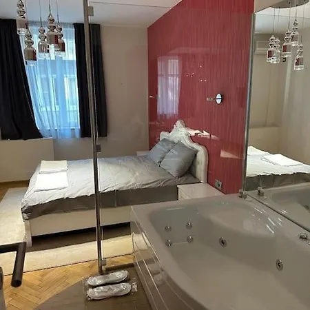 Lux Delux With Jacuzzi شقة صوفيا