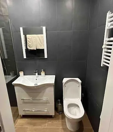 Lux Delux With Jacuzzi * סופיה